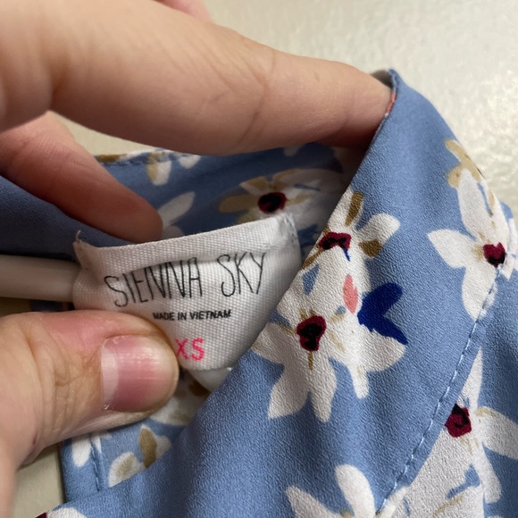 Blue Floral Sienna Sky Blouse - Picture 7 of 11